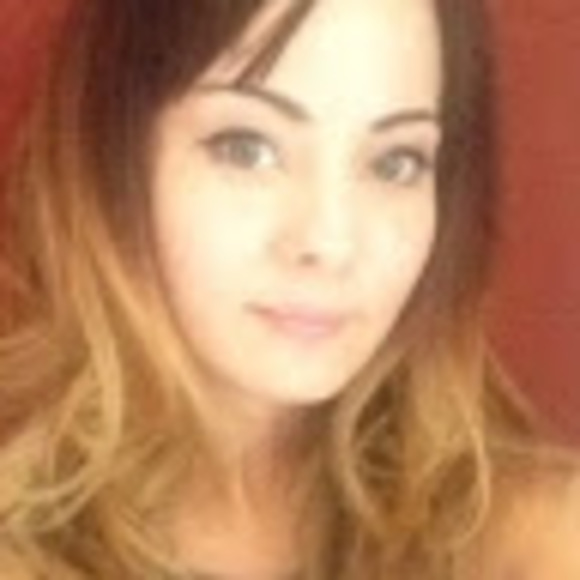 Meet your Posher, Julie - Picture 1 of 1